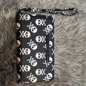Betsey Johnson Skull Pattern Wristlet